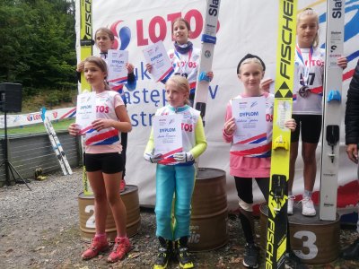 Zawodnicy na podium zawodów Lotos Cup Kids w Bystrej